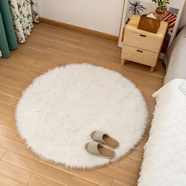 Round fluffy Far rug